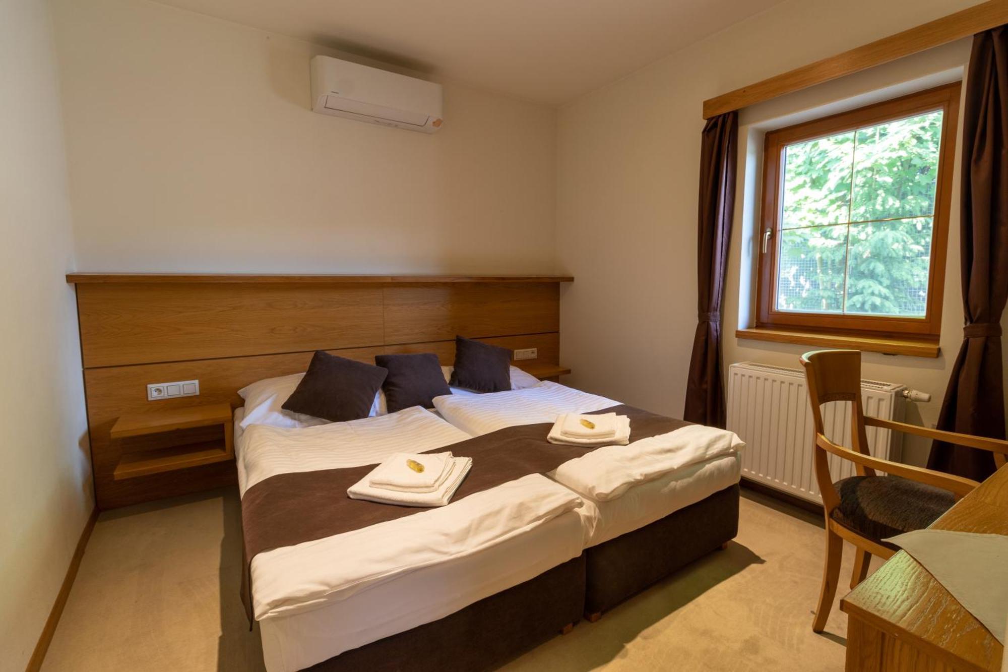 Hotel Resort Lovecka Basta Strakonice Exterior photo