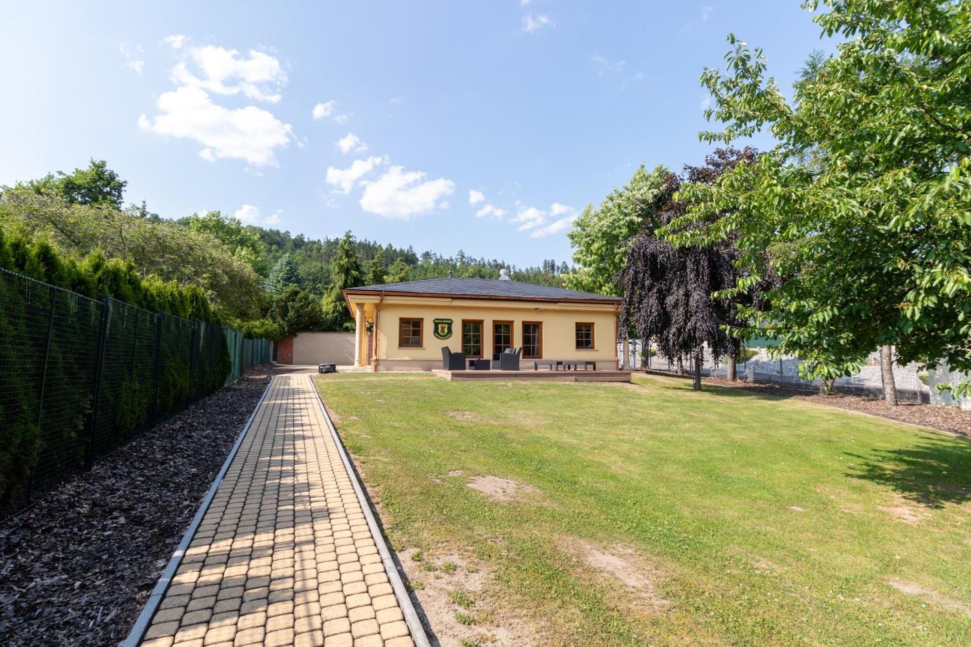 Hotel Resort Lovecka Basta Strakonice Exterior photo