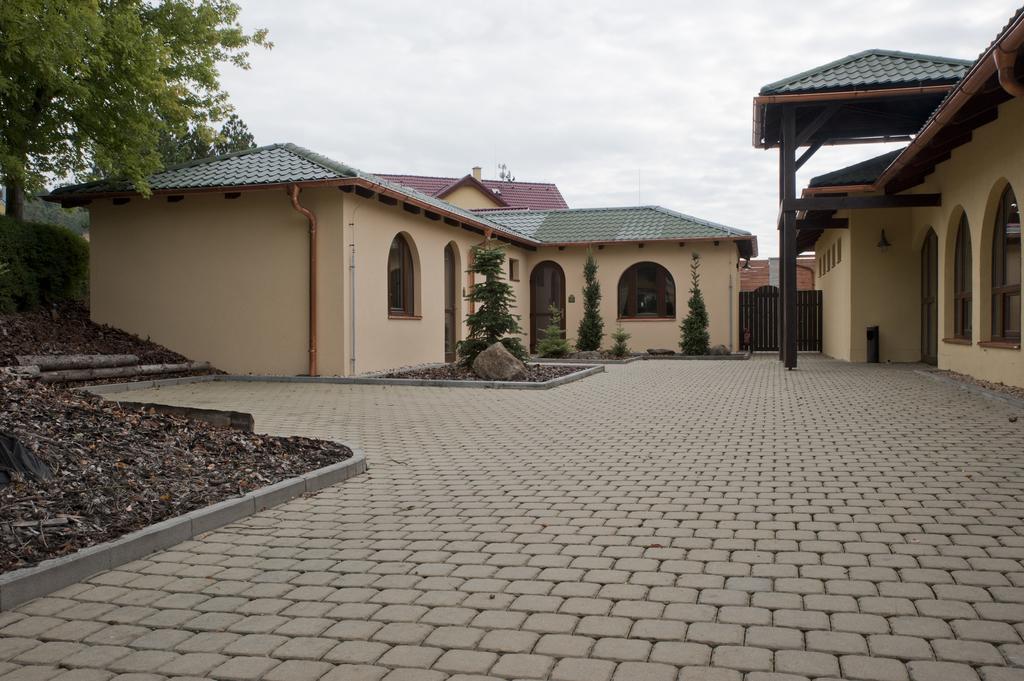 Hotel Resort Lovecka Basta Strakonice Exterior photo